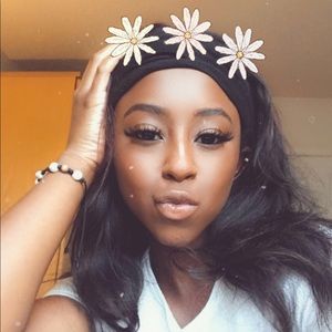 Meet your Posher, Alexia